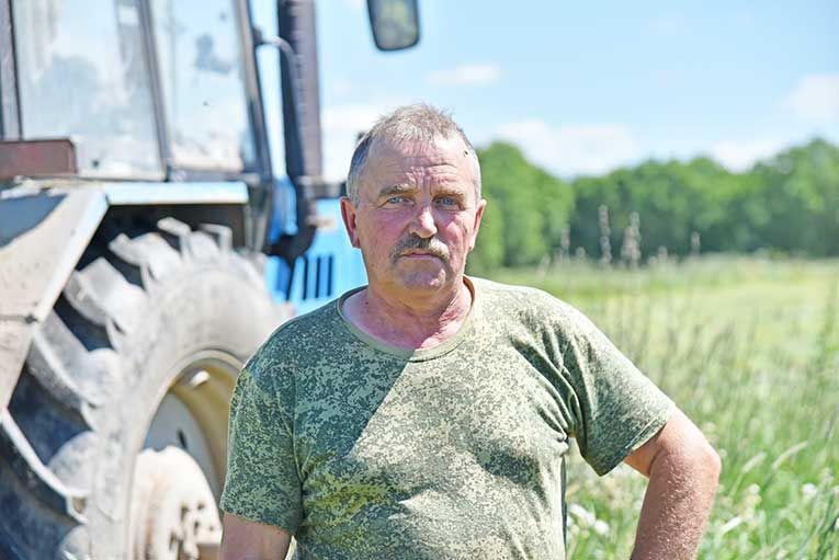 На своей земле: почему житель Глубокского района Пётр Зенько 38 лет не меняет профессию