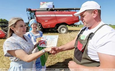 Золото хлебных полей первого на Витебщине комбайнера-тысячника